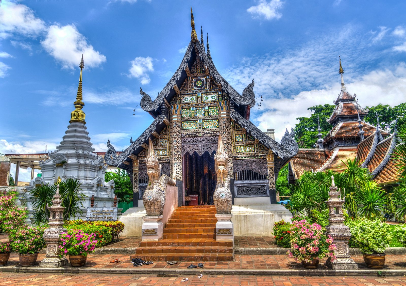 Bangkok Pattaya Phuket Tour with Phi Phi Island