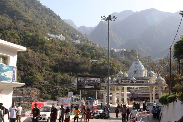 Blissful Kashmir Vacation with Vaishno Devi Ji